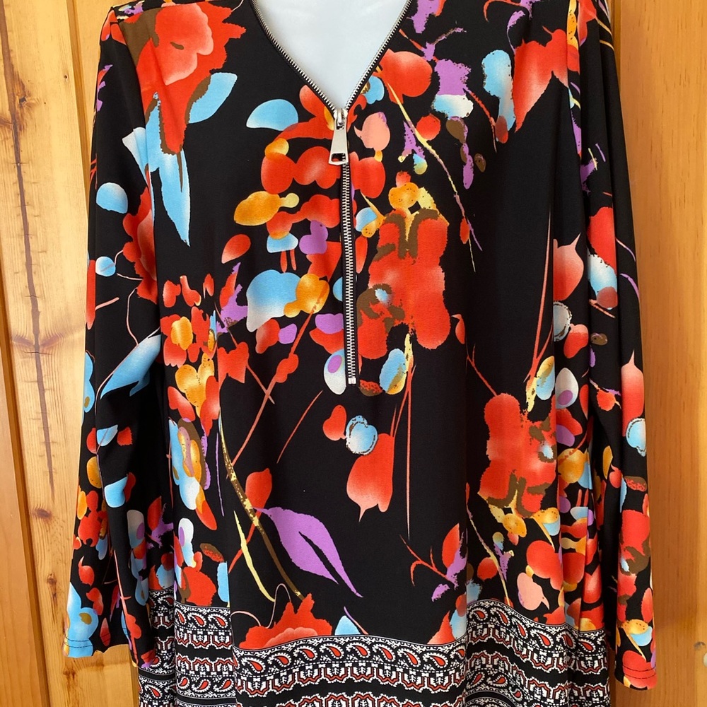 Tunic with beautiful color!